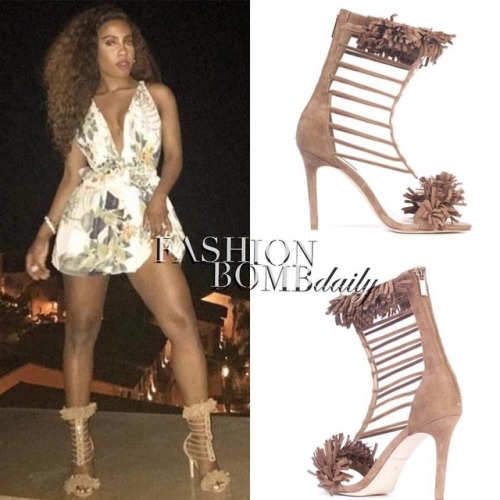 @sevyn struck a pose for the &lsquo;Gram in a floral mini dress and $280 @its_alejandra_g Venice