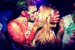 drunktimes-partyhard:  Anyone else want this with their bf/gf? Relationship goals!