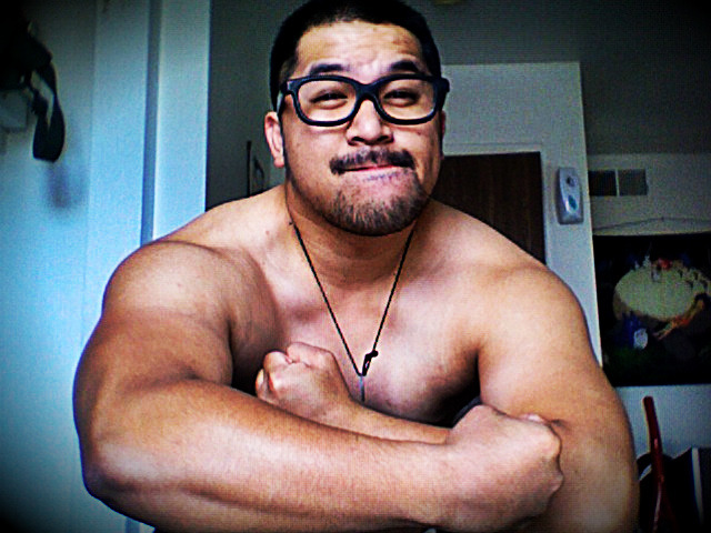 beef-cakes143:  Who Doesn’t Love a Guy in Glasses &lt;3
