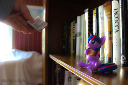 bananafingers:dustysculptures:  Knowledge is the key to your next opportunity.   OmfgAhhhhtoocute &lt;333