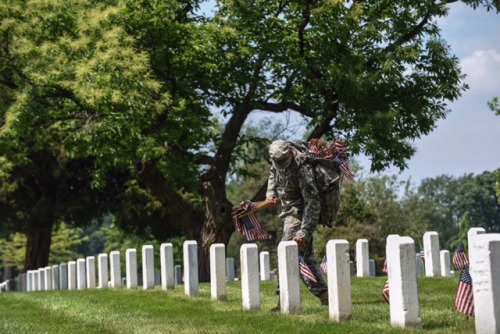 politico: Soldiers place 230,000 US flags at Arlington Cemetery ARLINGTON, Va. (AP) — Soldiers are p