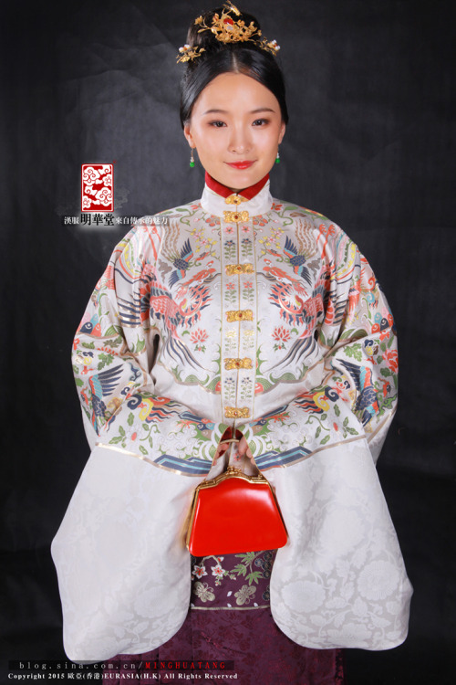 changan-moon: Traditional Chinese clothes, hanfu. Ming dynasty. Picture 5, 6 are wedding dress. 