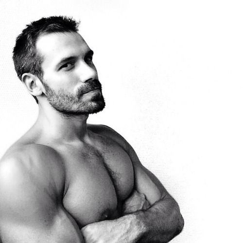 LES HOMMES QUE J'AIME