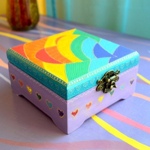 Rainbow Heart Box // Inganakee