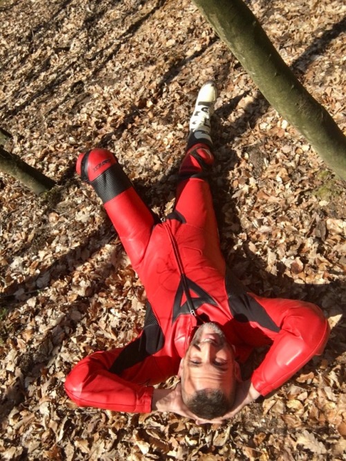 rubberslickman: gaybikers:aerogex: &gt;&gt;&gt; For more hot, leathered bikers, foll