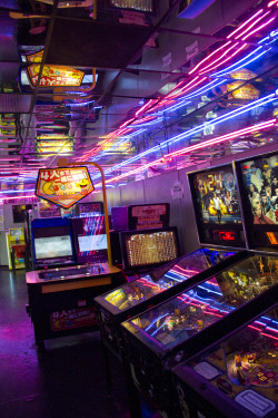 sleazeburger:Family Arcade in LA