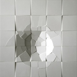 thxmxs:  #smashed #cracked# broken #tiles