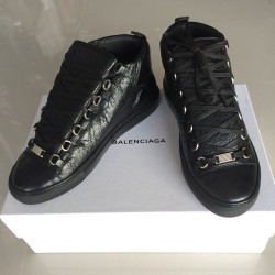  Follow SUPREME BITCH for Dope Fashion Repcode: Trapness for a 15% discount at Karmaloop 