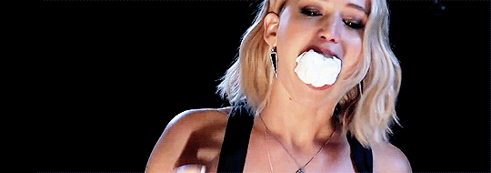 jenniferlawurence:  Jennifer Lawrence does the Chubby Bunny Challenge 