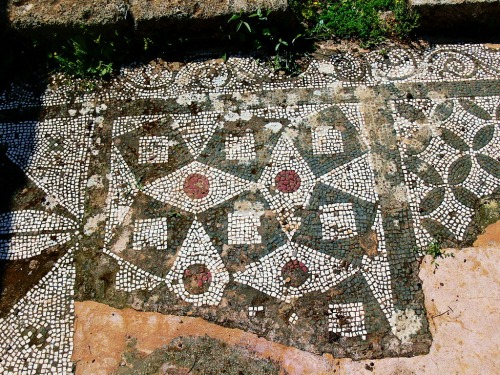 last-of-the-romans:Floor mosaic from the Temple of Asclepius in Crete
