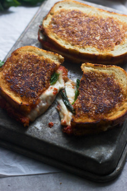 foodsforus:    Pizza Margherita Grilled Cheese  