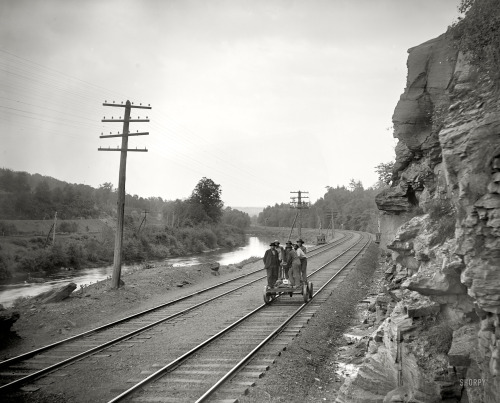 Circa 1901. “On the Lackawanna near Scranton, Pennsylvania.” (via Shorpy Historical Phot