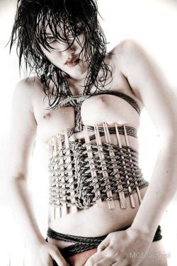 rebelsnotes:  Rope corset 