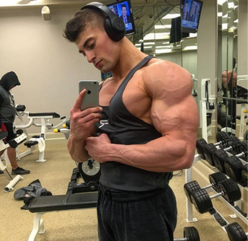 dafyddbach: UK muscle hunk, Chris Pazienti For more muscle hunkery follow @dafyddbach 