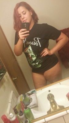toxicwaxrainbows:  Trying to wear too big shirts and no pants 5ever.  Now that&rsquo;s a beautiful sight mmmm