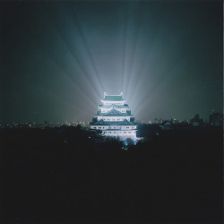 dreams-of-japan:Halo of Nagoya castle by