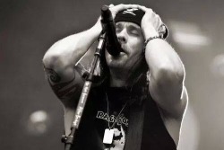 alterbridgemetallover:  Myles Kennedy  ©Owner