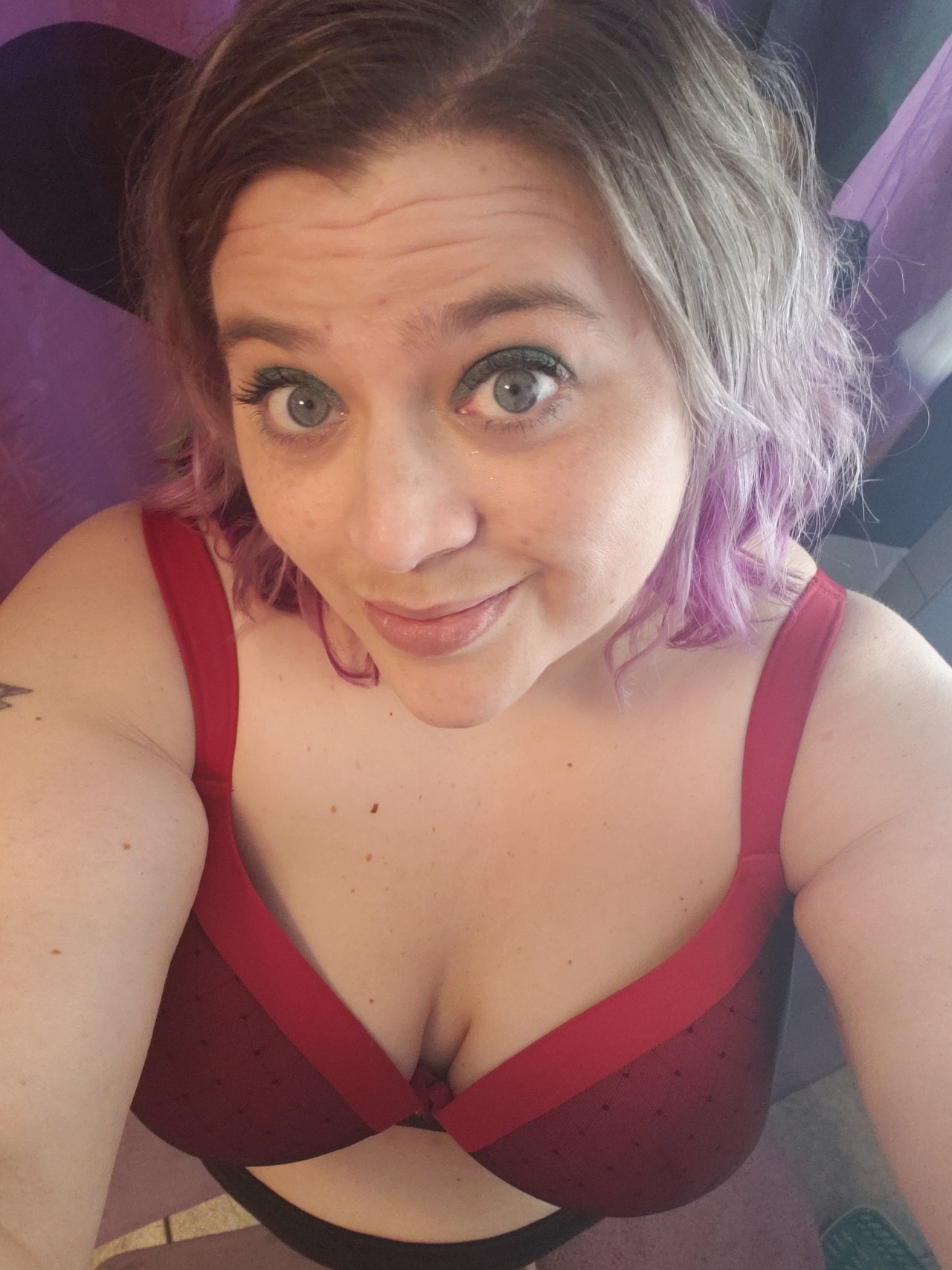 mnbbygrlbbw:  Happy Sunday! Blessed Easter Sexies!!! Smooches to ya’ll make a Hoppy