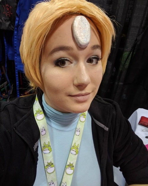 Pearl is here for day one of #Geekdcon come by @sew_geek&rsquo;s booth and say hi!...#PearlCosplay #