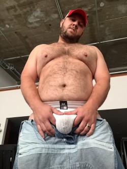 pig-bear1:  octobear15: yes The very horny @rjbw1979 looking hot as always!