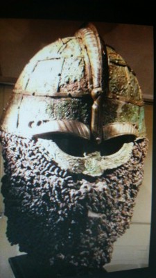 mindhost:  blueyedminx925:  Psuedo helmet hair. This is amazing. I need this in my life.  The armoured hispters of yesteryear. 