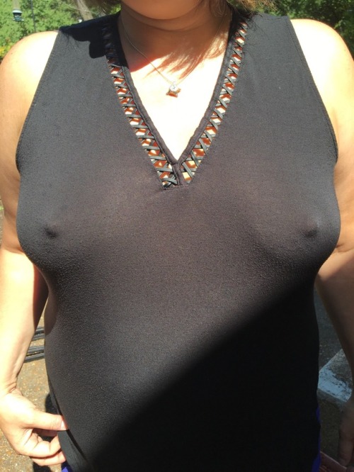 Sex pinkmonkeystl:  It’s Braless Friday!  Join pictures