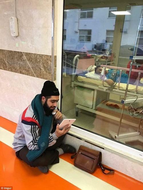 sixpenceee:An Iranian teacher visits his cancer-stricken student every day to catch him up on what h