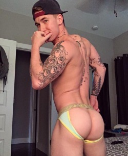 bigfatmalebutts:  This Is Delicious