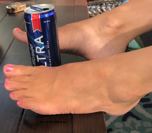 Love Womans Ass N Feet
