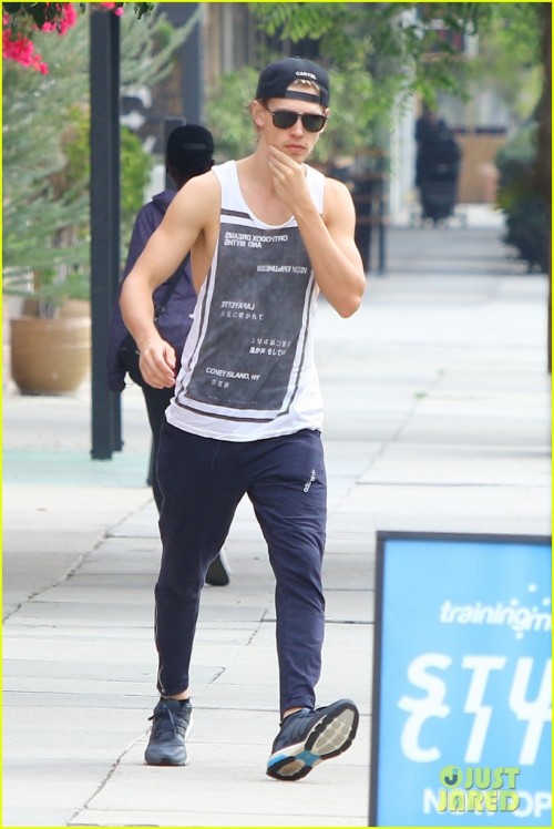 I Would Die To Get My Hands On An Austin Workout Video. I Would Do So Much. I Would Even Be Willing To
