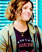 reignmills: Roni’s outfits in 7a