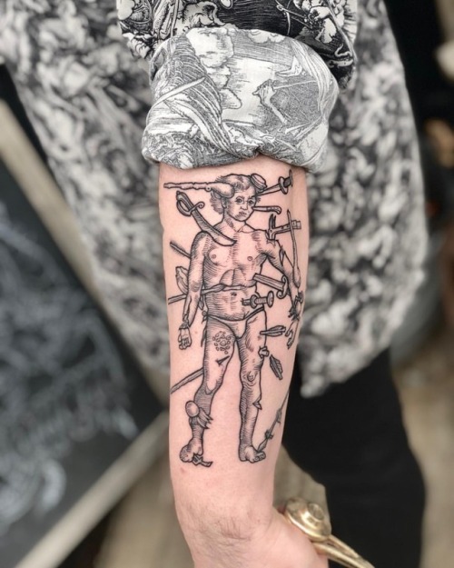 Anyway, I’m a sword guy now. Thanks, @hillary_blair, for making my arms the coolest part of me