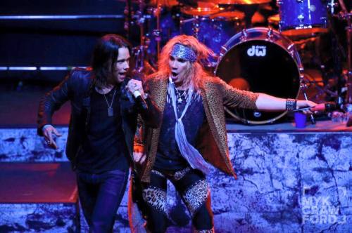 Myles Kennedy with Steel Panther in Spokane yesterdayPhotos by Myk CrawfordMore here