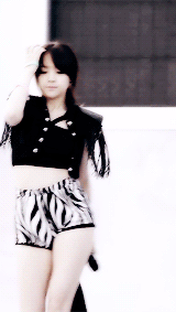  Minah looking amazing during Female President live performance 