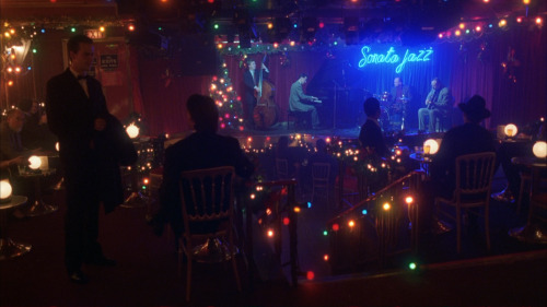 raysofcinema:  EYES WIDE SHUT (1999)Directed by Stanley KubrickCinematography by Larry Smith