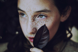 wetheurban:  SPOTLIGHT: Portraits by Christina Hoch Gorgeous. Cristina Hoch is a young photographer from the south of Spain. Her portraits have a powerful, edgy quality. Read More 
