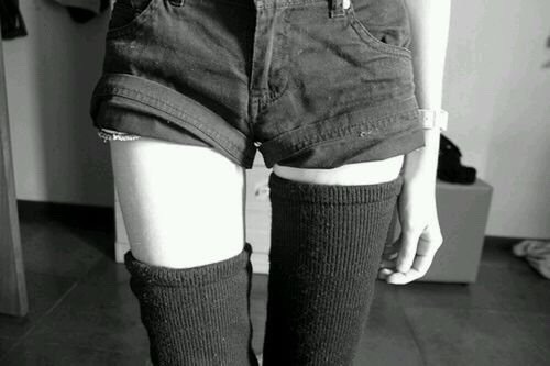 proanasprincess: Thigh gap : part 2 ( guys message me I’m so bored; I can give tips )