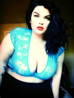 erikalynn424:  katanafatale:  Braless, Flawless, Fierce, and Fat.  Fabulous doll 😍  I want this top.