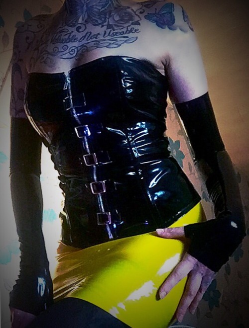 keres-nirvana:This doll needed some yellow latex to brighten up her existence! I’m just a ray of fuc