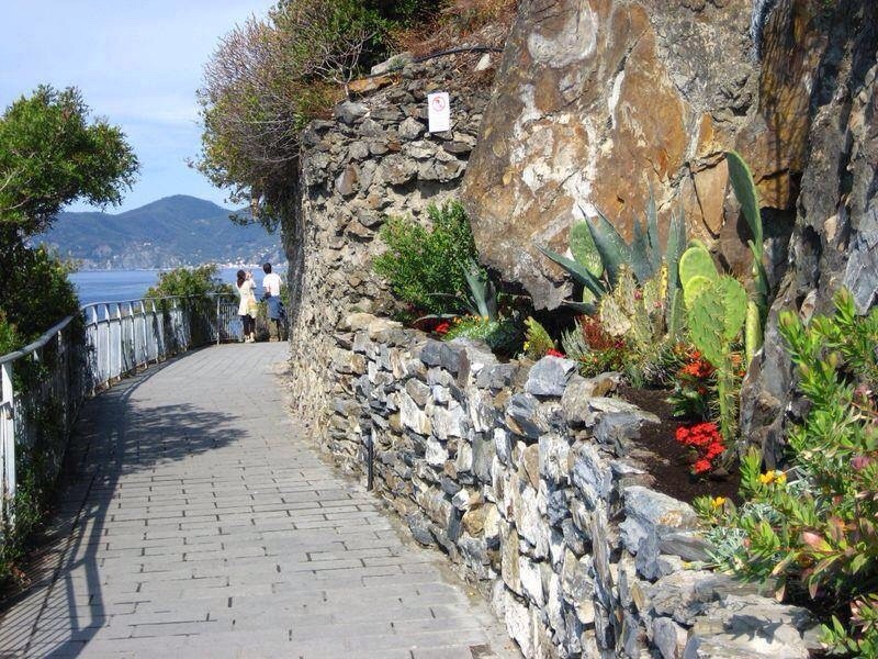 dolce-vita-lifestyle:  Liguria  I want to go everywhere with you xo