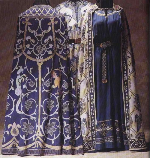 sartorialadventure:Byzantine clothing of the 14th century