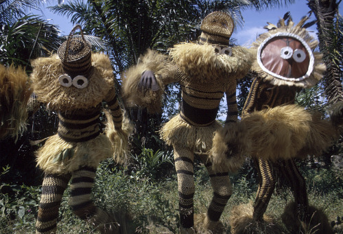 vintagecongo:Minganji masqueraders (Pende people), Gungu, Congo 1970 by Eliot Elisofon