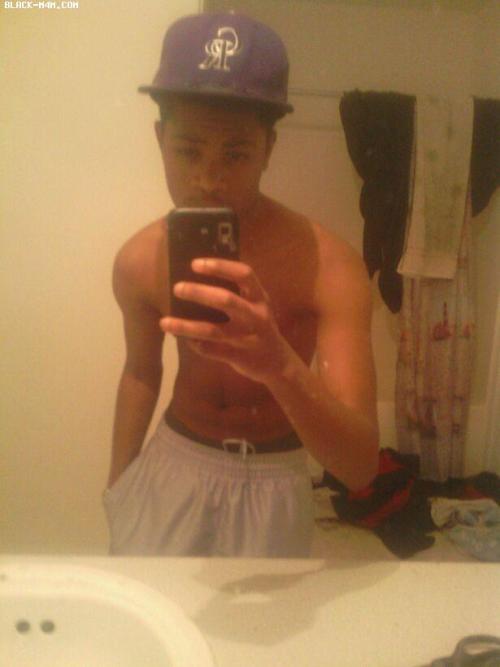 black-m4m:  Young Thuggy Boy http://www.BLACK-M4M.com - Browse 1,000’s of Gay, Bi, & DL Nigga’s Profiles for FREE