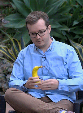 mcpolyroy:Griffin eats a bananaFrom Polygon’s Microsoft E3 2017 Impressions[gifset description: a se