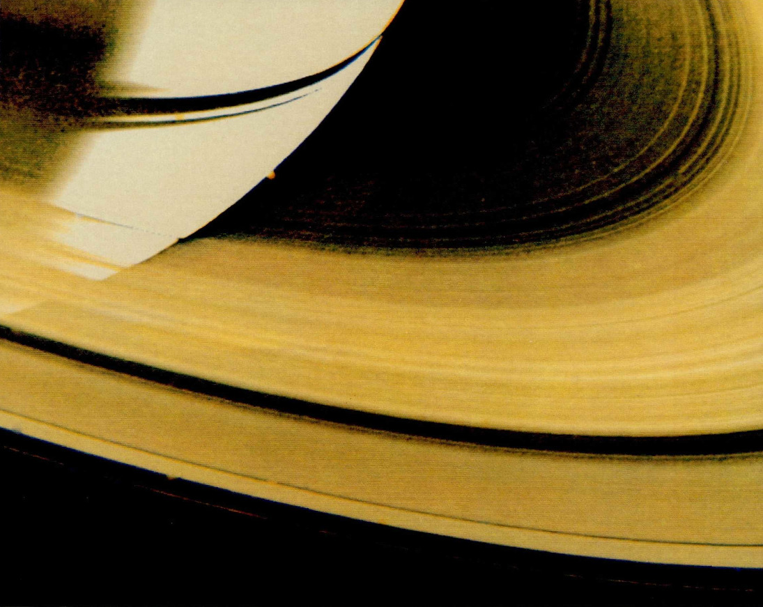 humanoidhistory:The rings of Saturn, observed by the Voyager 1 space probe in 1980.