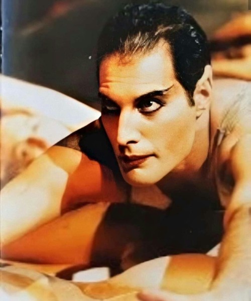 Freddie Mercury, 1987