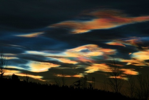 Strange sky phenomenon Polar Stratospheric Clouds