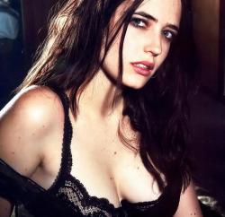 stars49:  Eva Green candid guide 7  She is fucking hot