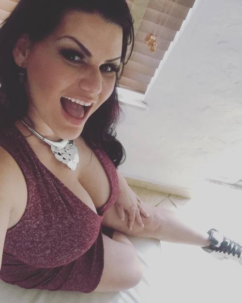 My #WCW its me! Because im the coolest bitch n the planet! Lol #brunette #boobs #bbw #latina #imnoty