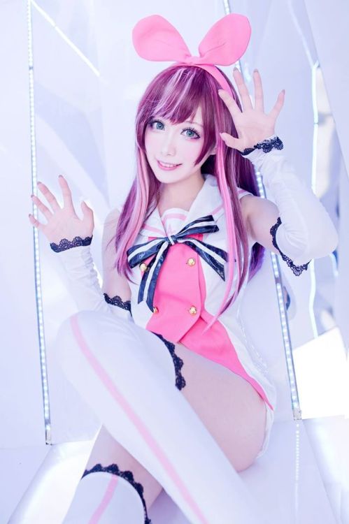 Kizuna Ai - Mon
